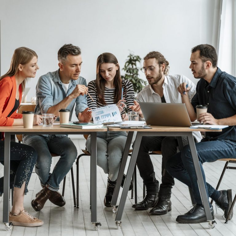 businesspeople-meeting-office-working